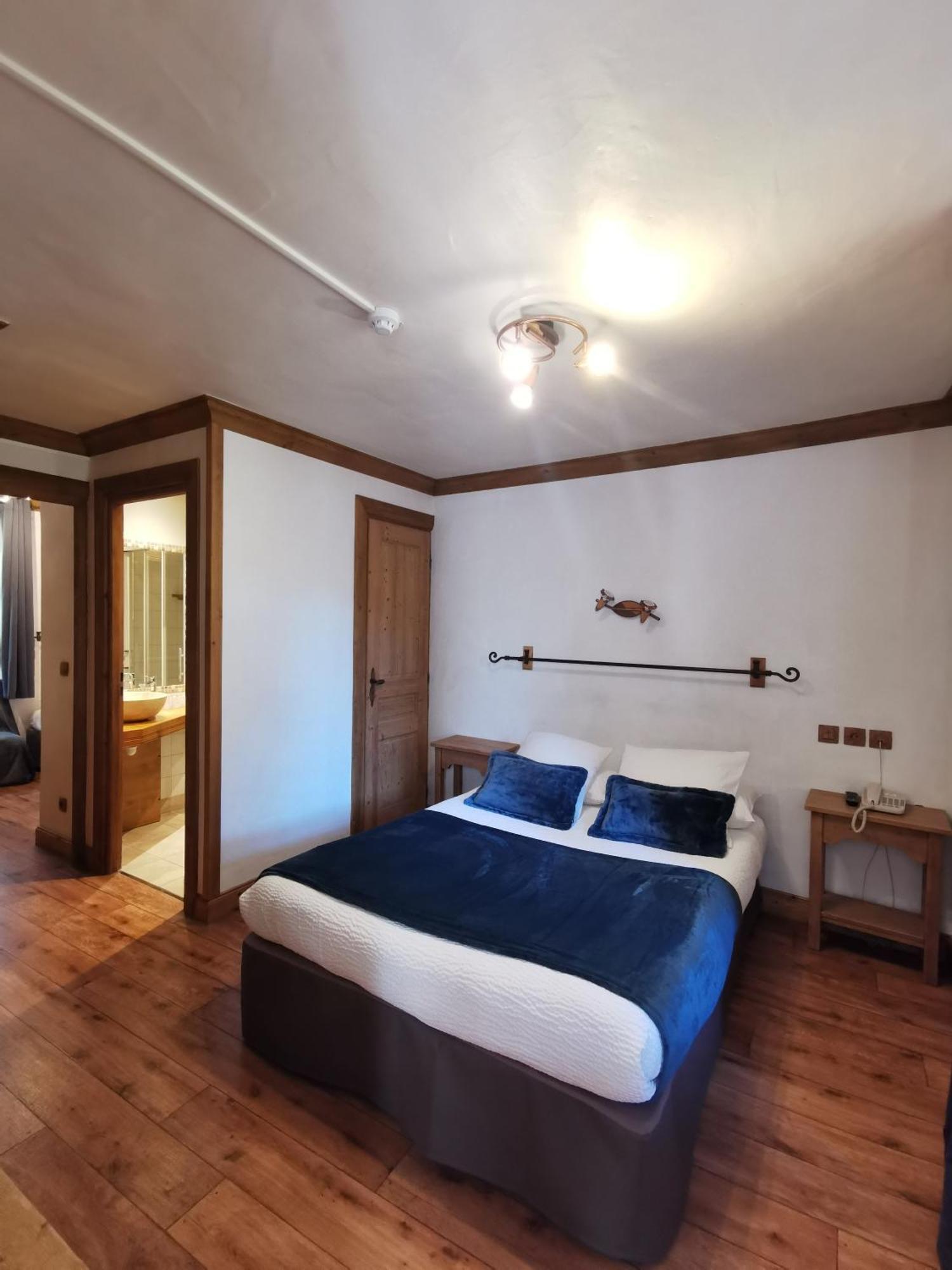 בור סן מוריס Hotel Restaurant Angival - Chambres Et Appartement מראה חיצוני תמונה
